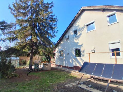 Eladó Ház 1202 Budapest 20. kerület , Bácska tér közelében, skandináv stílusú, jól megépített, akár 2 generációs ház, SZAUNÁVAL