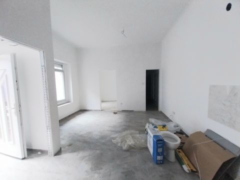 Eladó Lakás 3200 Gyöngyös Padlófűtéses, napelemes lakás belvárosban eladó!
