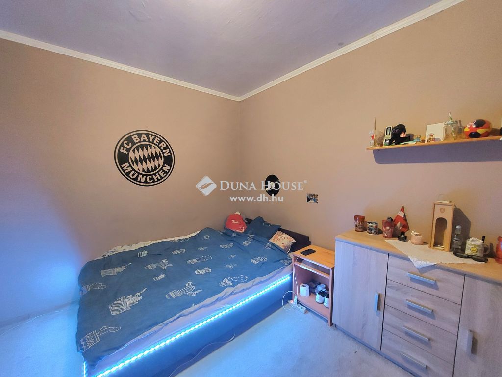 7100 Szekszárd , 56 m2-es, földszintes, 3 szobás panellakás — 1/11