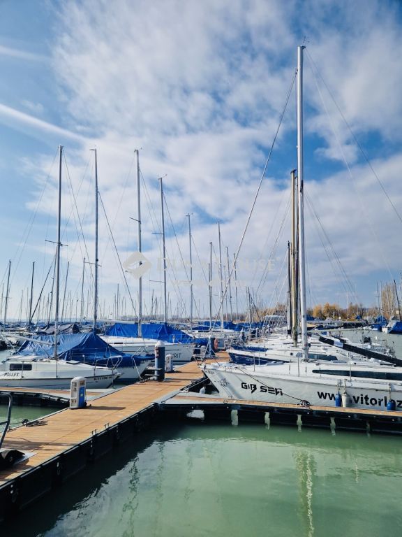 8226 Alsóörs , Balatontól 100méterre, újépítésű lakás, terasszal! — 1/14