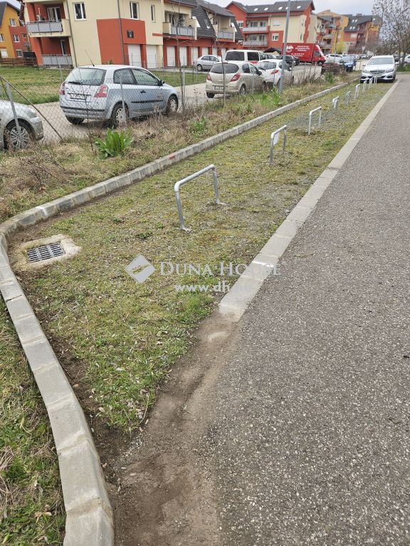 2310 Szigetszentmiklós , Eladó parkoló a Dujmó lakóparkban — 1/3