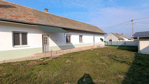 Eladó Ház 7755 Töttös , Töttösön jó állapotú ház 