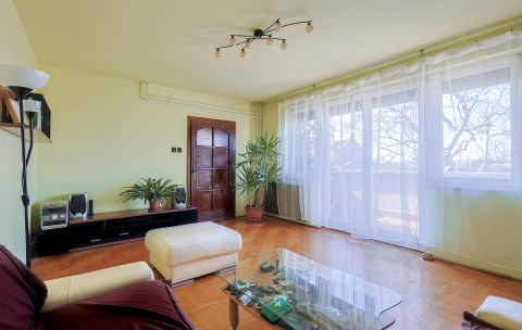 Eladó Lakás 1105 Budapest 10. kerület , Belső 2 szintes 90 nm-es, 4 szobás,NAGY teraszos tégla lakás