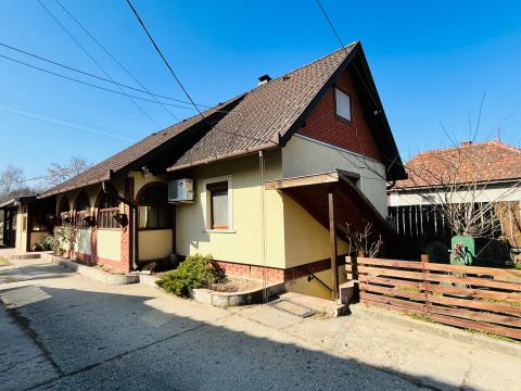 Eladó Ház 2721 Pilis Lovasbirtok, lakóházzal, 6131 nm-es területtel!