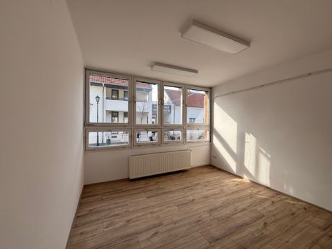 Kiadó Iroda 6100 Kiskunfélegyháza 