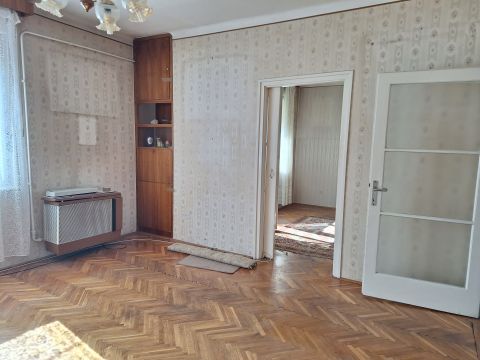 Eladó Lakás 6000 Kecskemét BELVÁROSBAN 3 SZOBÁS LAKÁS!!! NAGY TERASSZAL!!! SAJÁT TÁROLÓ
