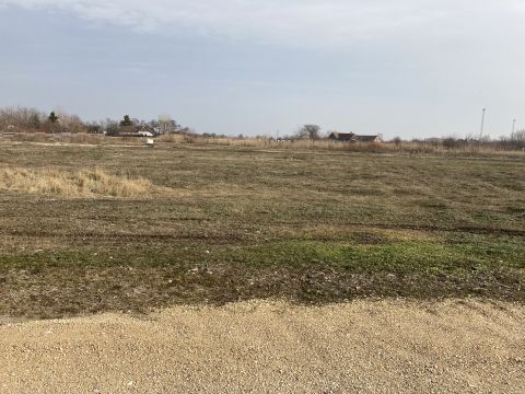 Eladó Ipari 6750 Algyő Algyő közelében a 47-es főút mellett  ipari terület ELADÓ