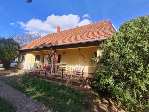 Eladó Ház 8613 Balatonendréd , új élet, új otthon ebben a tökéletes családi házban