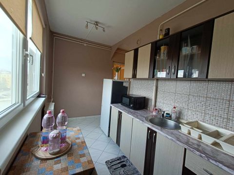 Eladó Lakás 6000 Kecskemét , Széchenyiváros 62 nm-es ERKÉLYES 2,5 szobás lakás