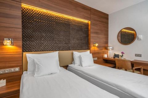 Eladó Telek 1073 Budapest 7. kerület , Hotel-és lakóépület fejlesztésére alkalmas telek engedéllyel