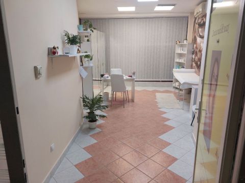 Kiadó Üzlethelyiség 4400 Nyíregyháza 
