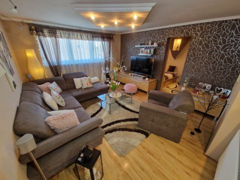 Eladó Lakás 6500 Baja Abszolút belvárosban