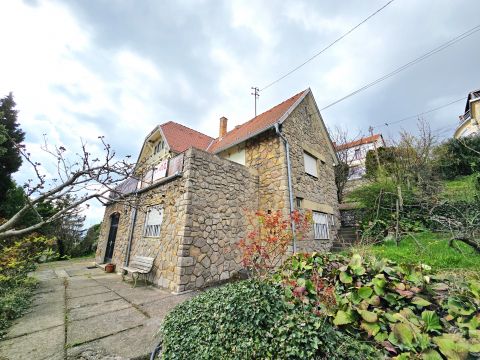 Eladó Ház 7625 Pécs , Mecsekoldalon panorámás családi ház 1600 nm-es telken