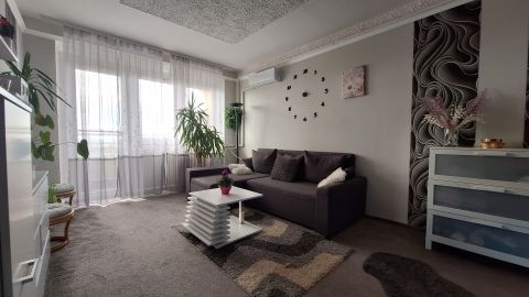 Eladó Lakás 8000 Székesfehérvár 