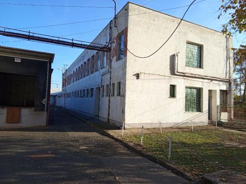 Eladó Ipari 5540 Szarvas , 5540 Szarvas, Főút mellett