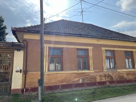 Eladó Ház 2700 Cegléd , Széchenyi Óvoda mellett