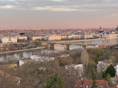 Eladó Lakás 1025 Budapest 2. kerület Panorámás teraszos lakás Szemlőhegyen