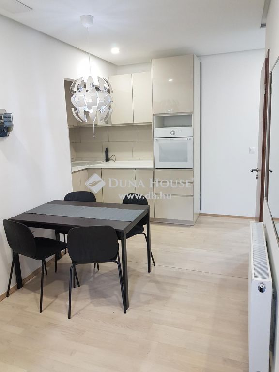 1082 Budapest 8. kerület — 1/16