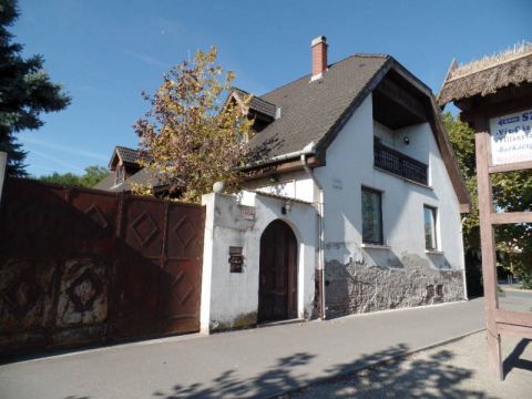 Kiadó Ház 6070 Izsák 
