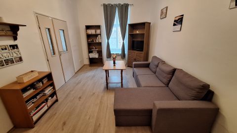 Eladó Lakás 8000 Székesfehérvár 