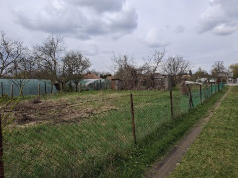 Eladó Telek 4002 Debrecen , Biczó István kert frekventált részén