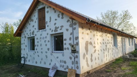 Eladó Ház 2451 Ercsi , Cukorgyári lakótelepen.