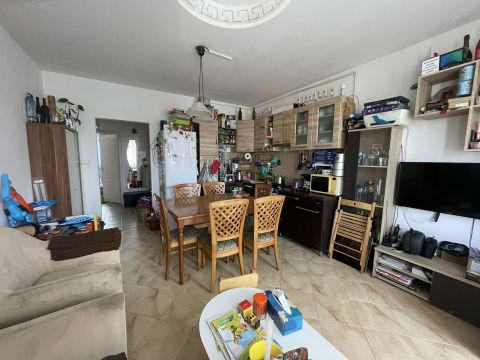 Eladó Lakás 8200 Veszprém Veszprém, Bakonyalja