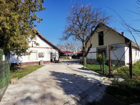 Eladó Ház 2344 Dömsöd , 2344 Dömsöd, Falu szélén