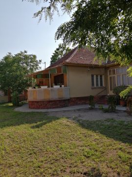 Eladó Ház 2700 Cegléd 