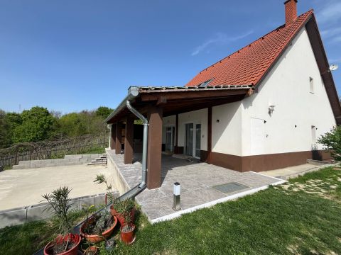 Eladó Ház 8900 Zalaegerszeg , Eladó családi ház  Zalaegerszeg Csácsihegyen