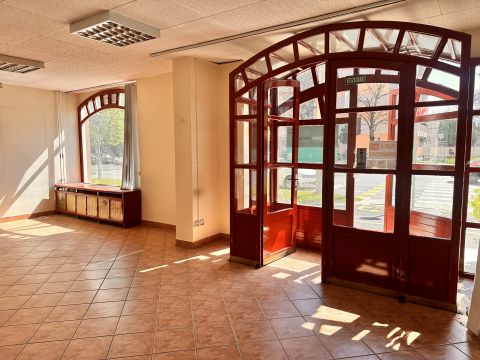 Kiadó Üzlethelyiség 8900 Zalaegerszeg Belváros, azonnal költözhető