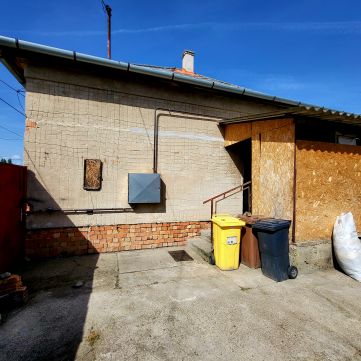 Eladó Ház 6771 Szeged Szőreg kertvárosában kádárkocka típusú ház