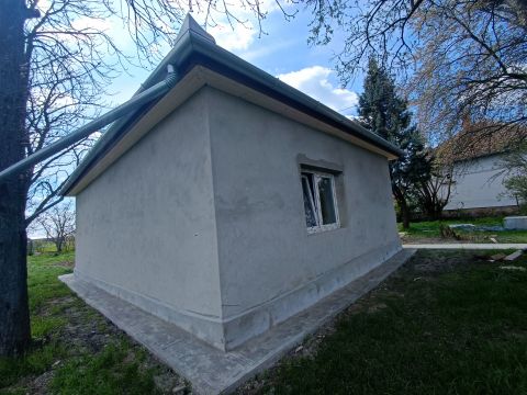 Eladó Ház 5052 Újszász Újszászon központ közelében felújított ház eladó