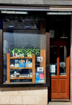 Kiadó Üzlethelyiség 1024 Budapest 2. kerület Utcafrontos üzlethelyiség a Fény utcai piac közelében