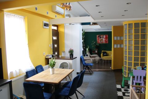 Eladó Lakás 1081 Budapest 8. kerület , Különleges belső kétszintes lakás a II. János Pál pápa téren