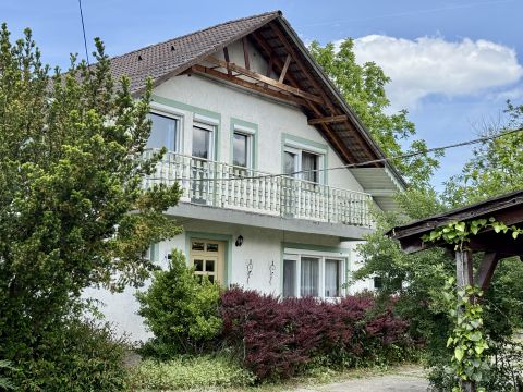 Eladó Ház 7039 Németkér , Két szintes medencés ház csendes utcában