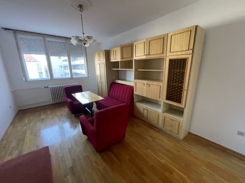 Kiadó Lakás 6000 Kecskemét 