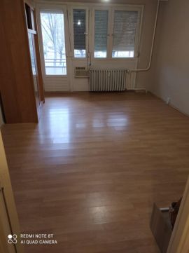 Kiadó Lakás 6000 Kecskemét , Kecskemét Széchényiváros Március 15 utca  1 emeleti