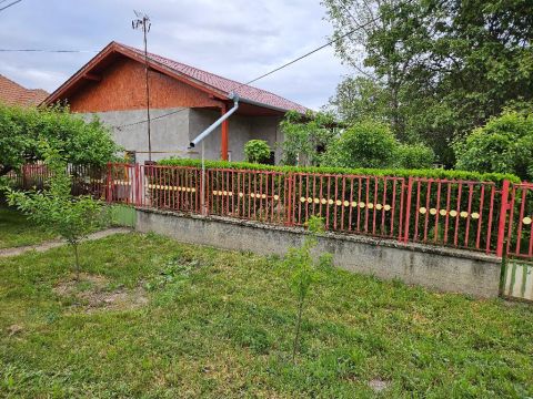 Eladó Ház 5430 Tiszaföldvár , 5430 Tiszaföldvár, csendes