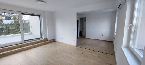 Kiadó Lakás 9700 Szombathely , Síp utcában nagy teraszos 2 szobás lakás kiadó 
