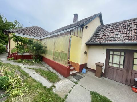 Eladó Ház 2252 Tóalmás , Fő út