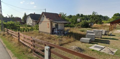 Eladó Telek 6328 Dunapataj , Szelidi tó partján