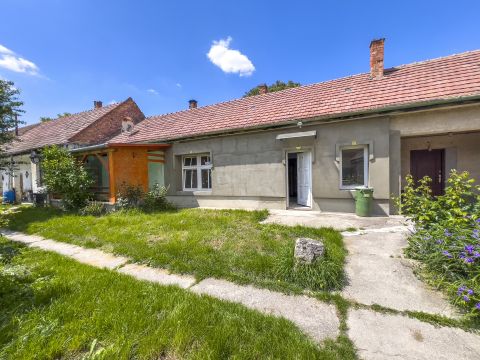 Eladó Lakás 2072 Zsámbék 