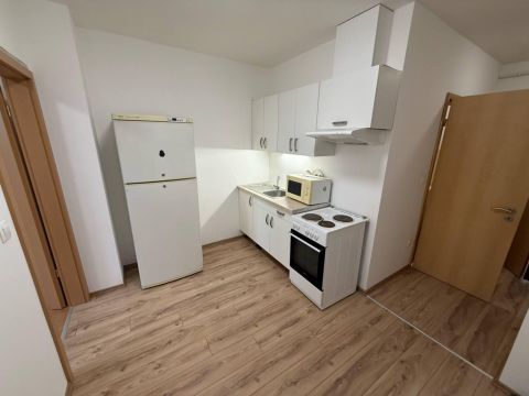 Eladó Lakás 9200 Mosonmagyaróvár , Iskola utca közelében