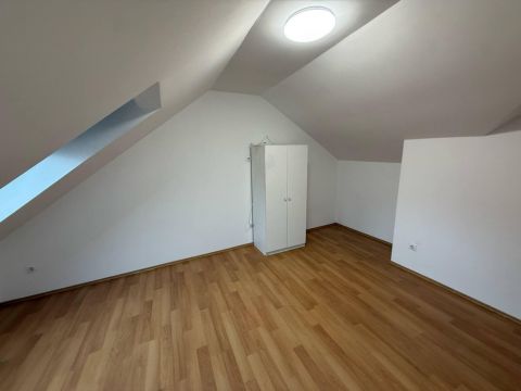 Eladó Lakás 9200 Mosonmagyaróvár Iskola utca közelében
