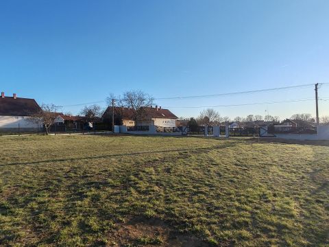 Eladó Telek 8624 Balatonszárszó 