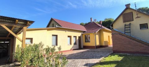 Eladó Ház 8413 Eplény , Működésre kész vendégház