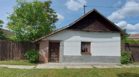 Eladó Ház 5451 Öcsöd , 5451 Öcsöd, Arany János sor 49 HRSZ 1888