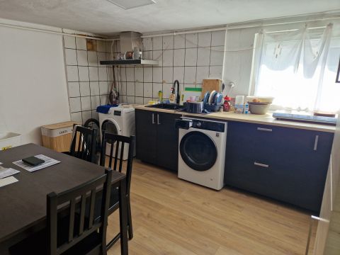 Eladó Ház 2200 Monor , Monor központjában, de csendes mellékutcában 3 szobás ház