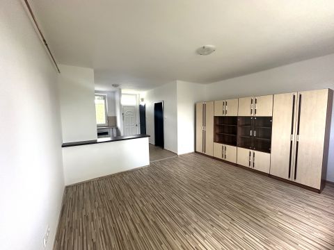 Eladó Lakás 6000 Kecskemét 
